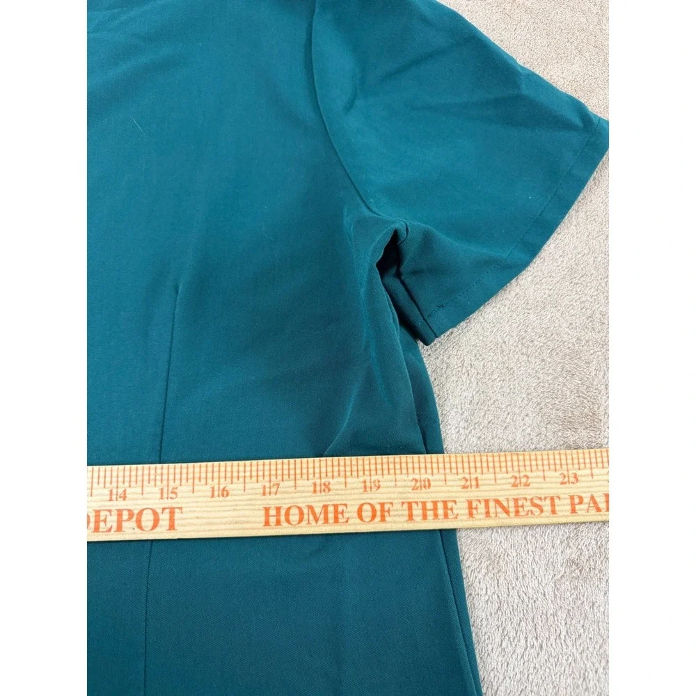 FIGS Catarina Scrub Top Womens size Large Dark Green V-Neck‎ One Pocket EUC